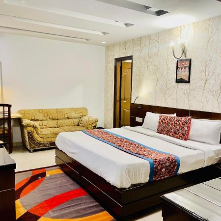 Hotel Queens Tower Amritsar Exteriör bild