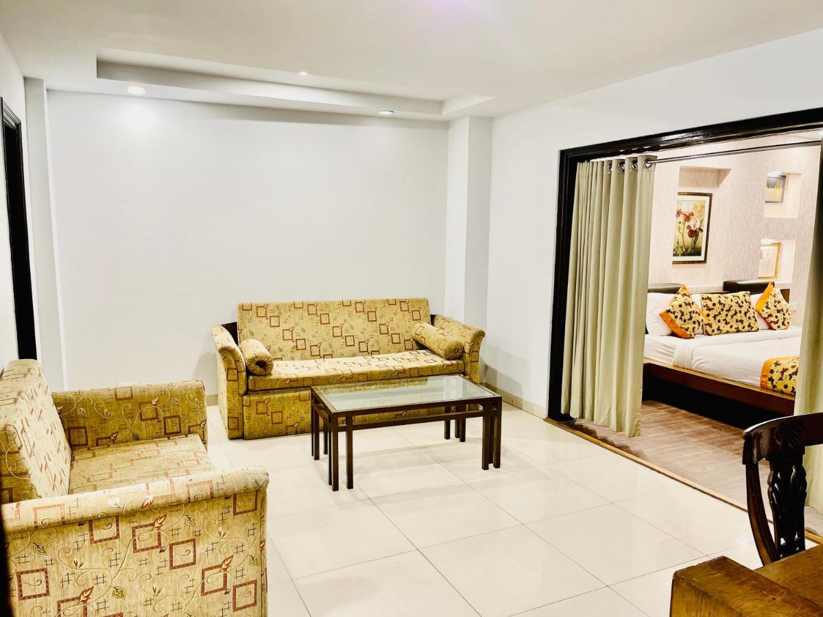 Hotel Queens Tower Amritsar Exteriör bild