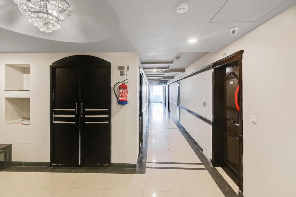 Hotel Queens Tower Amritsar Exteriör bild