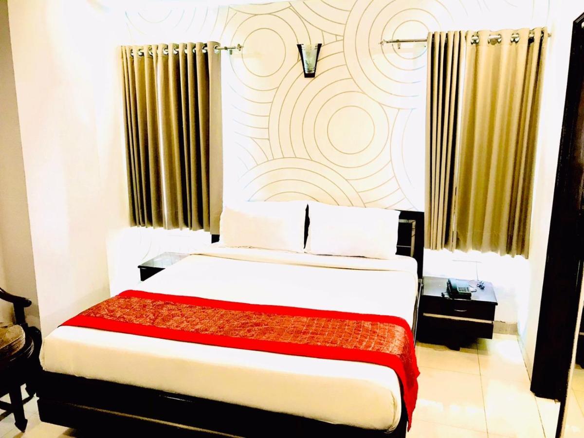 Hotel Queens Tower Amritsar Exteriör bild