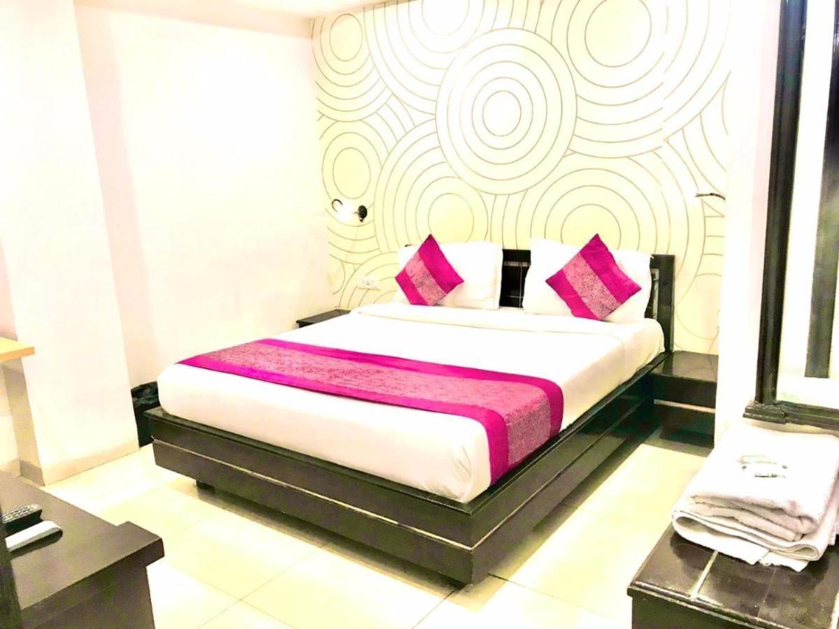 Hotel Queens Tower Amritsar Exteriör bild