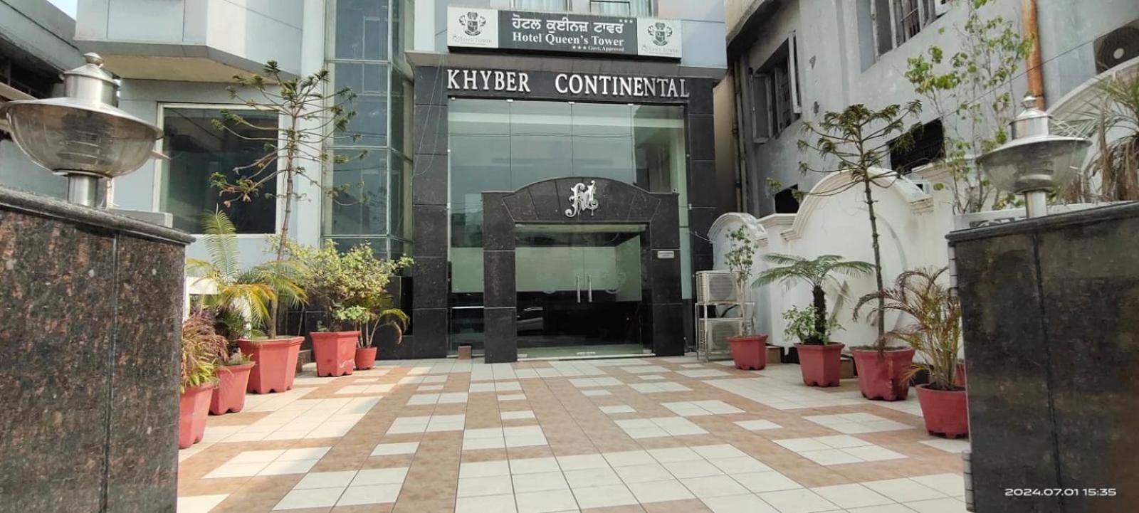 Hotel Queens Tower Amritsar Exteriör bild